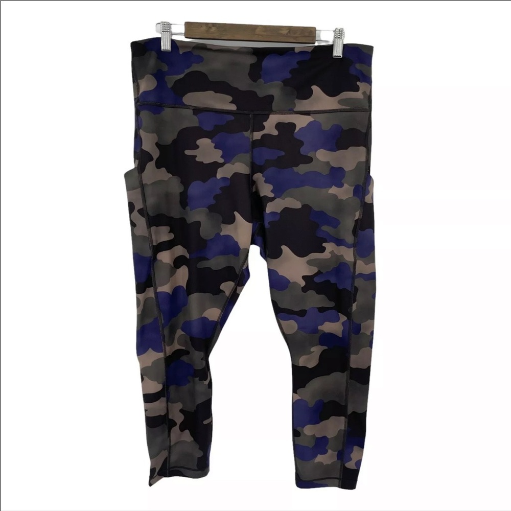 Athleta Leggings size 2x Camo